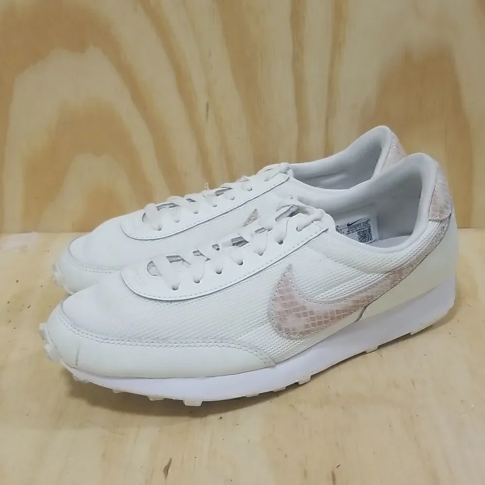 Nike Womens Daybreak Size 9 Sneakers